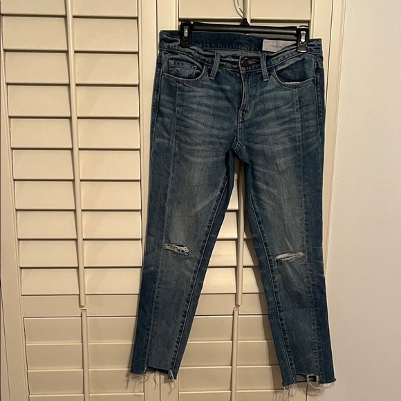 Treasure & Bond Mid Rise Skinny Boyfriend Ankle Cropped Distressed Jeans Size 25 - Picture 1 of 9